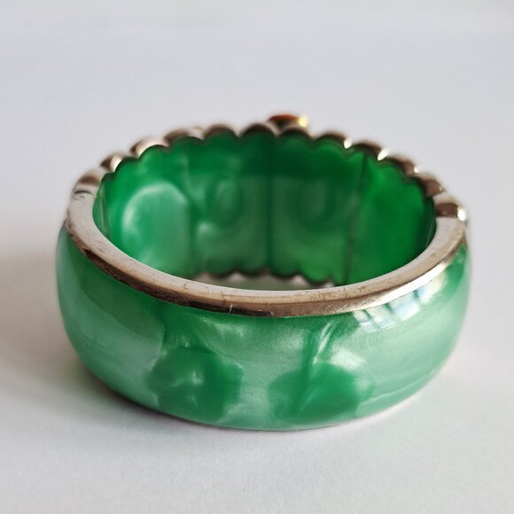 New Angelique De Paris gold plated starfish green bangle bracelet. - Picture 4 of 17